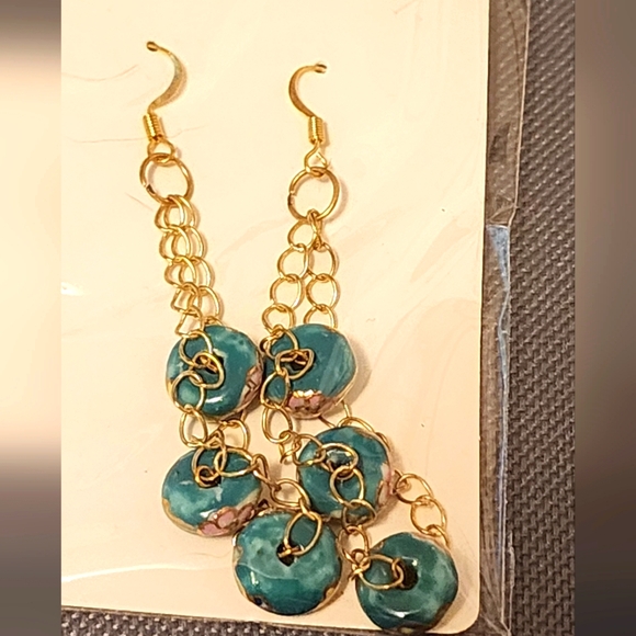 Elegant Gold and Green Dangle Earrings - Picture 1 of 1